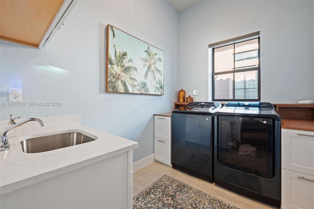 Active With Contract: $989,000 (3 beds, 2 baths, 1988 Square Feet)