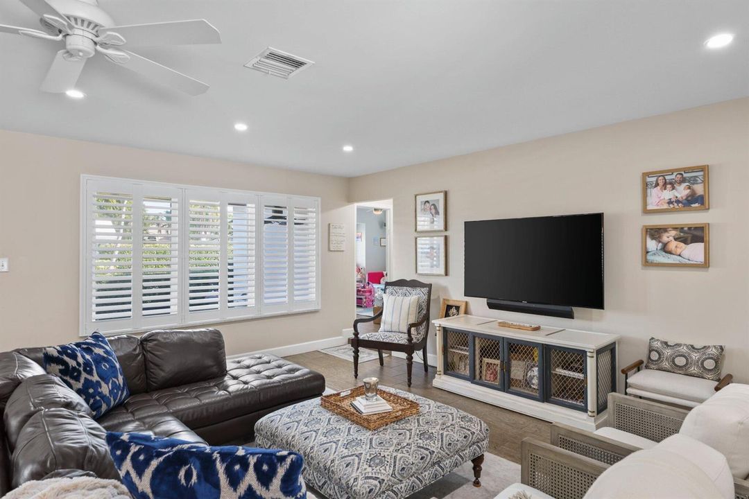 4141 Northeast 22nd Terrace - 13.jpg-SMA