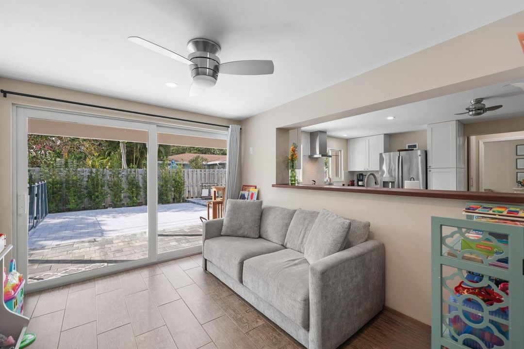 4141 Northeast 22nd Terrace - 26.jpg-SMA