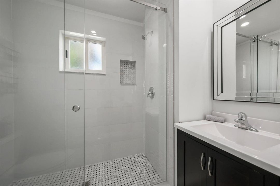 Full Guest Bathroom