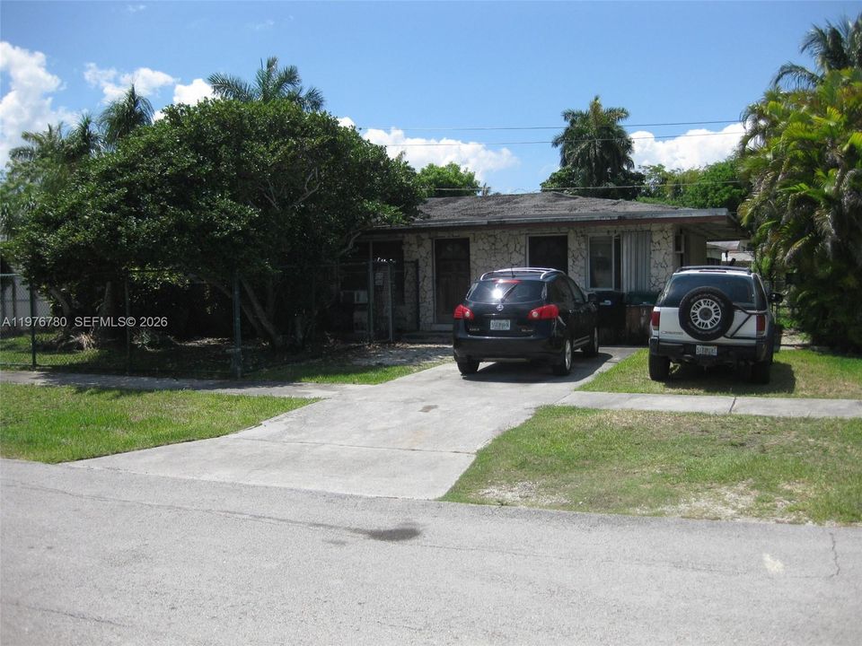 Active With Contract: $295,000 (3 beds, 1 baths, 2283 Square Feet)