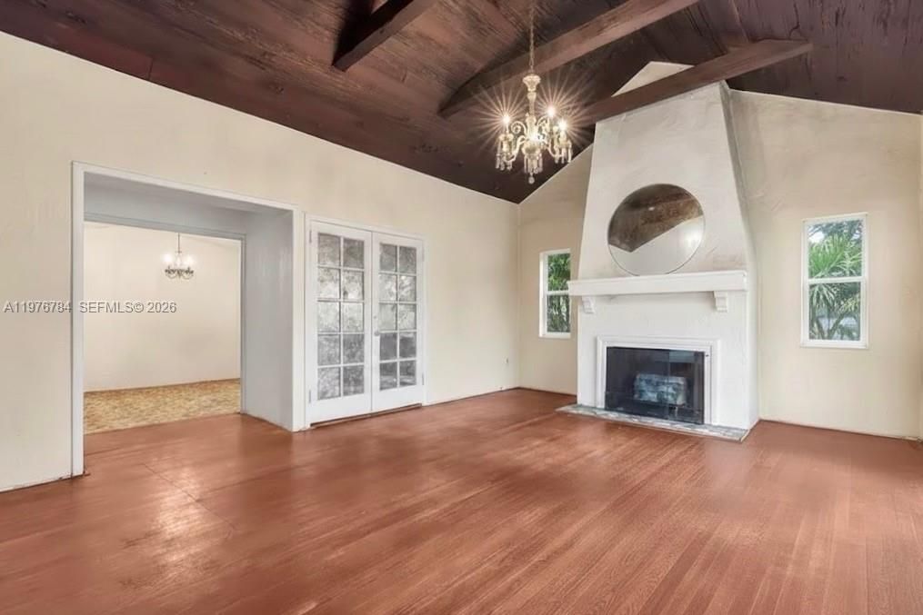 Activo con contrato: $1,695,000 (4 camas, 3 baños, 2163 Pies cuadrados)