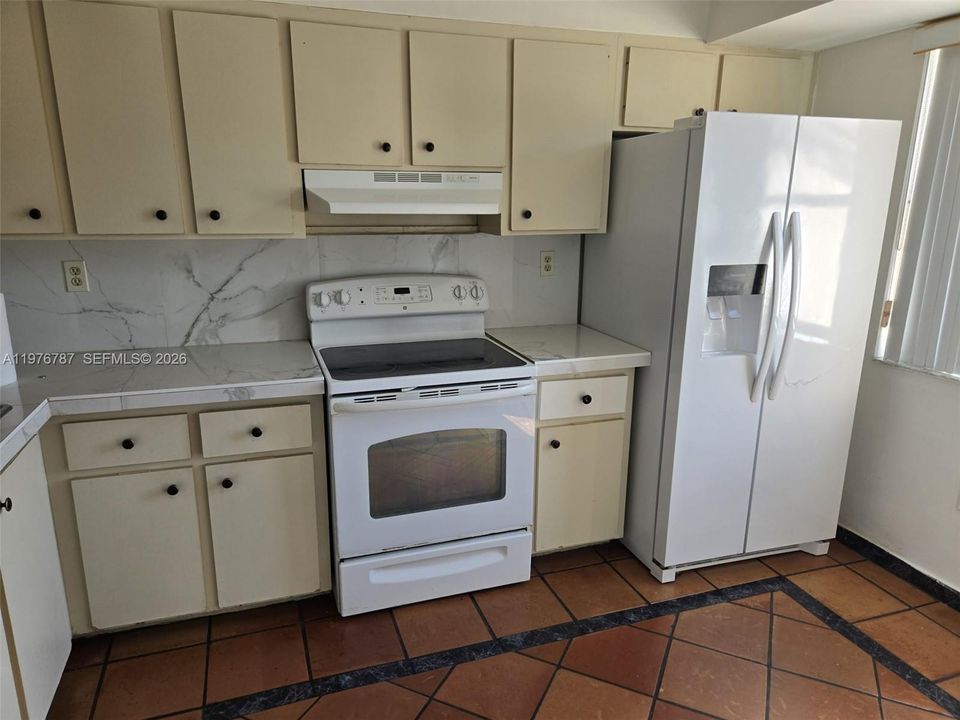 Recently Rented: $2,250 (2 beds, 2 baths, 1520 Square Feet)