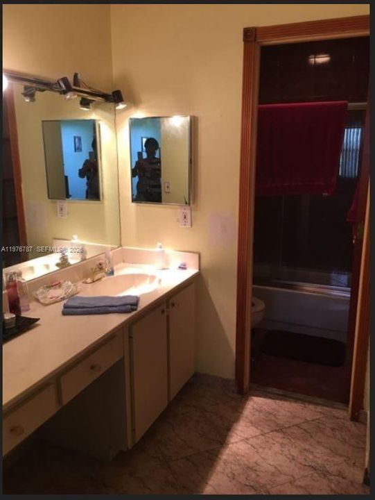 Recently Rented: $2,250 (2 beds, 2 baths, 1520 Square Feet)