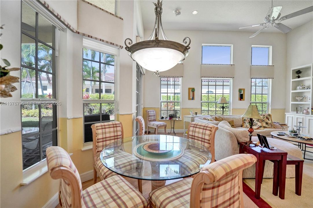 Activo con contrato: $1,950,000 (4 camas, 4 baños, 3932 Pies cuadrados)