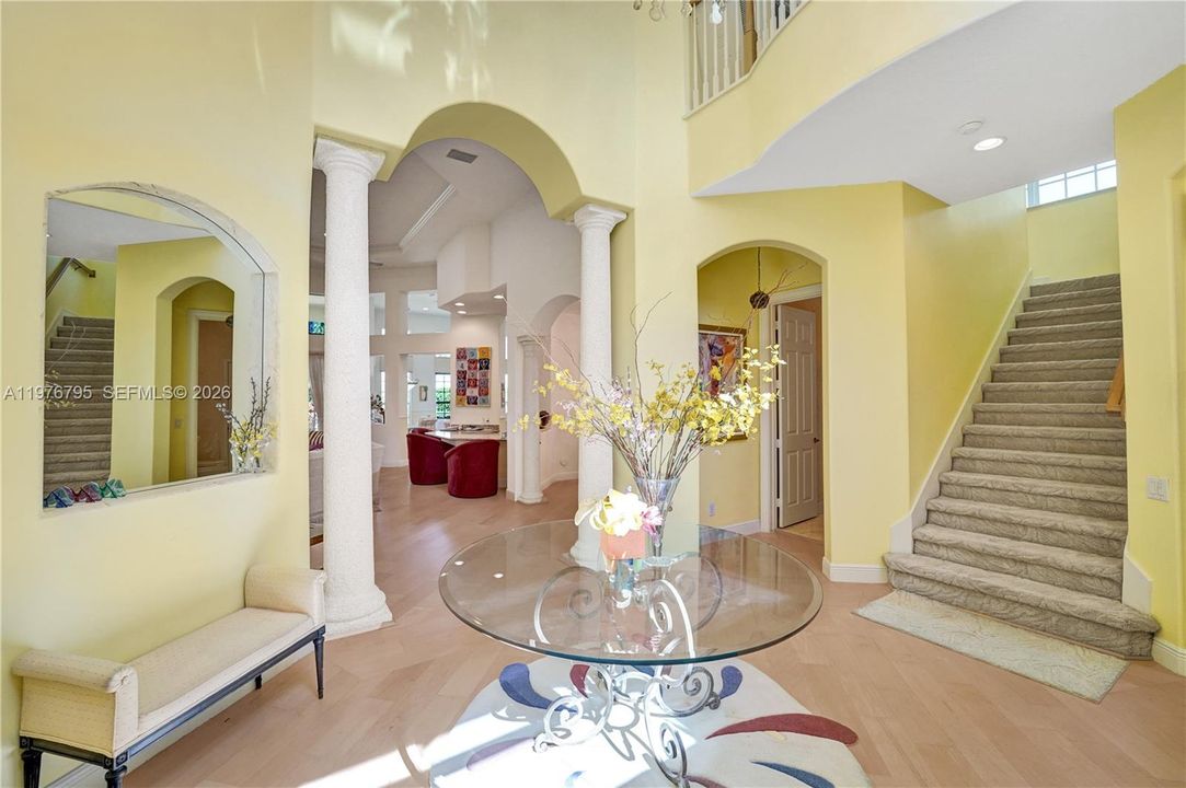 Activo con contrato: $1,950,000 (4 camas, 4 baños, 3932 Pies cuadrados)