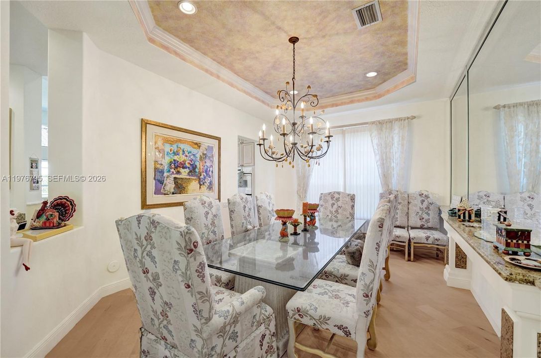 Activo con contrato: $1,950,000 (4 camas, 4 baños, 3932 Pies cuadrados)