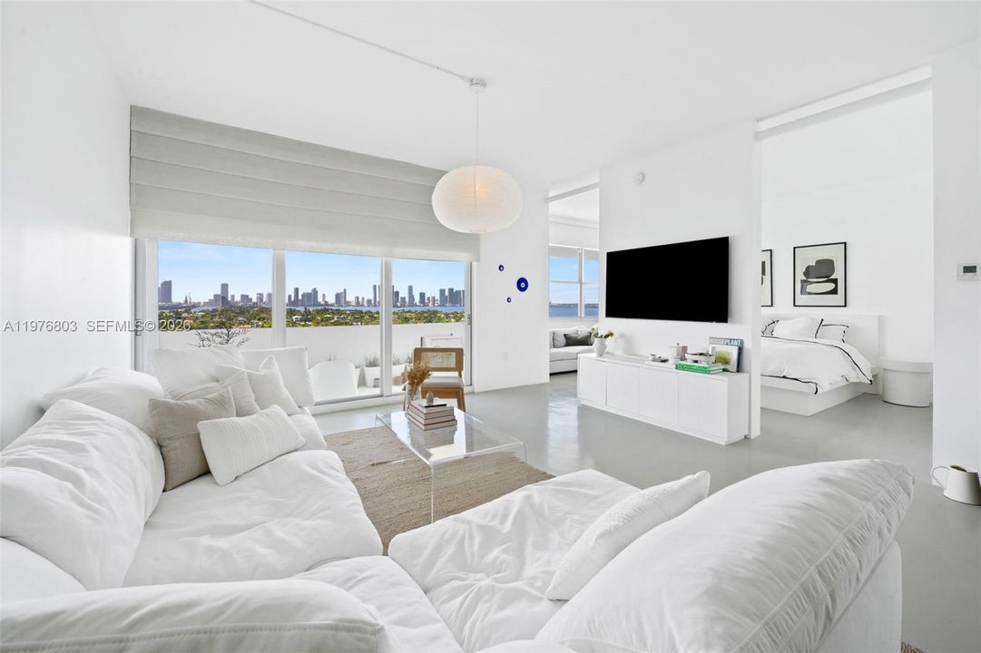 For Sale: $849,888 (1 beds, 1 baths, 859 Square Feet)