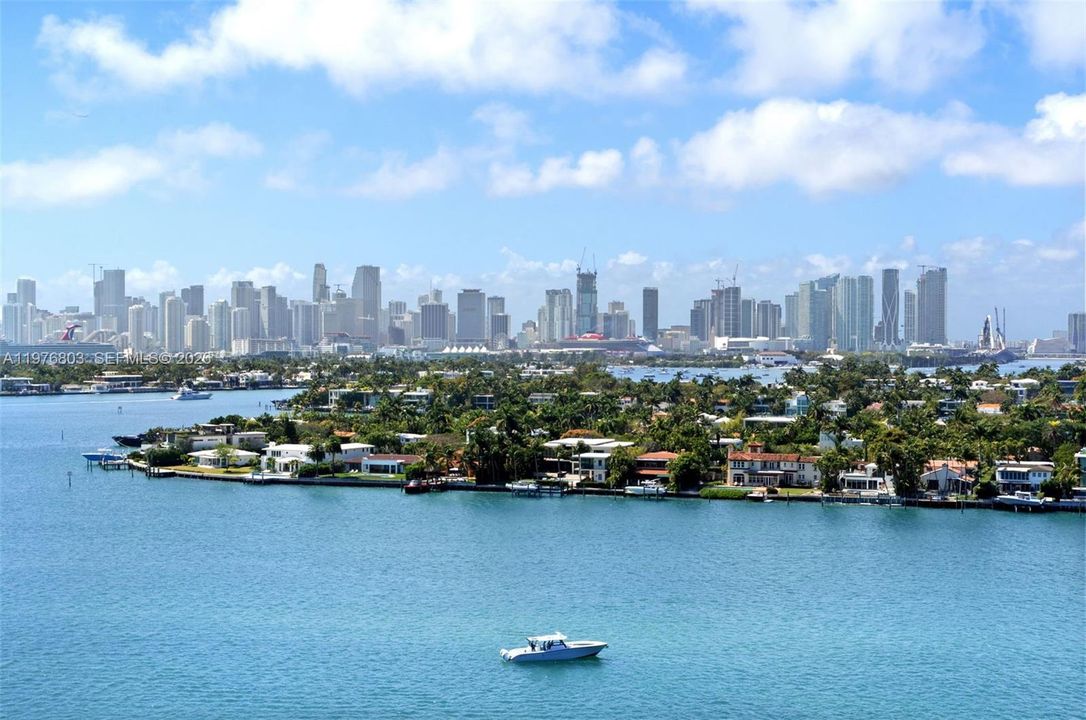 For Sale: $849,888 (1 beds, 1 baths, 859 Square Feet)