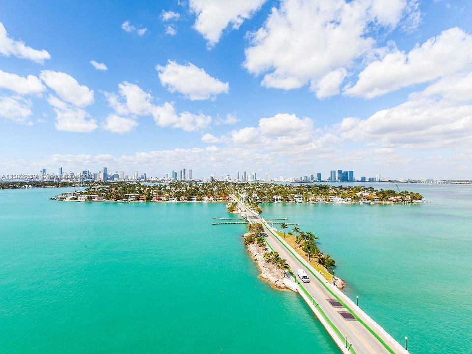 For Sale: $849,888 (1 beds, 1 baths, 859 Square Feet)