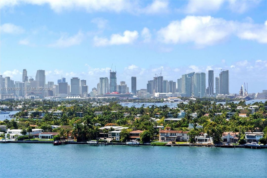 For Sale: $849,888 (1 beds, 1 baths, 859 Square Feet)