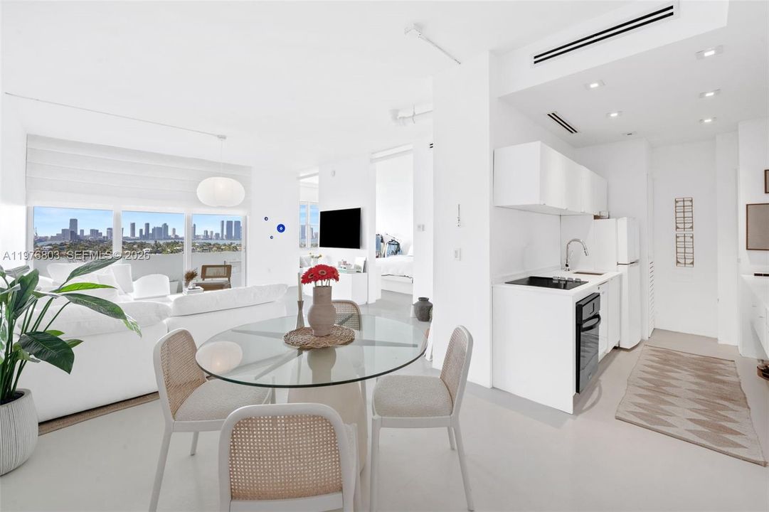 For Sale: $849,888 (1 beds, 1 baths, 859 Square Feet)