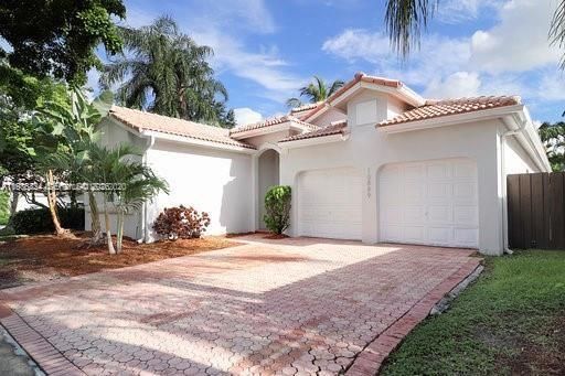Active With Contract: $5,500 (3 beds, 2 baths, 1949 Square Feet)