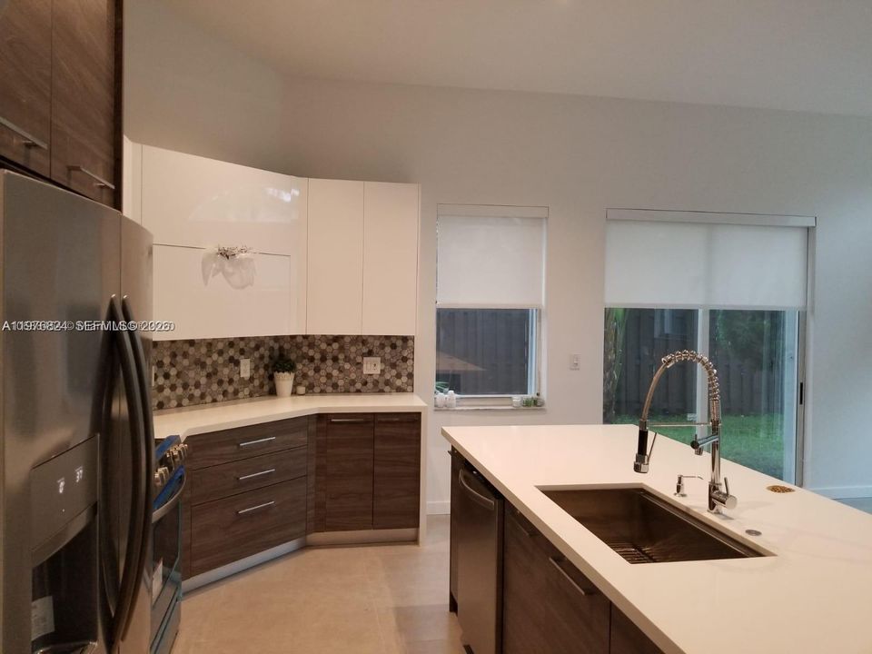 Active With Contract: $5,500 (3 beds, 2 baths, 1949 Square Feet)