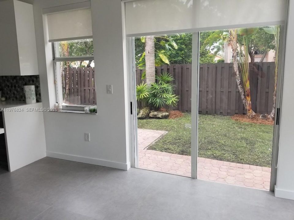 Active With Contract: $5,500 (3 beds, 2 baths, 1949 Square Feet)