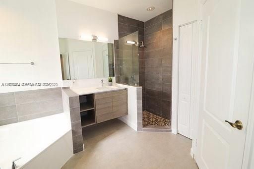 Active With Contract: $5,500 (3 beds, 2 baths, 1949 Square Feet)