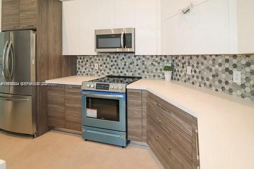 Active With Contract: $5,500 (3 beds, 2 baths, 1949 Square Feet)