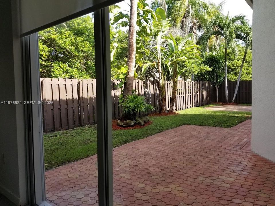 Active With Contract: $5,500 (3 beds, 2 baths, 1949 Square Feet)