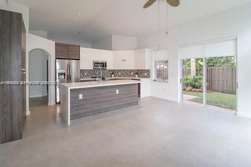 Active With Contract: $5,500 (3 beds, 2 baths, 1949 Square Feet)