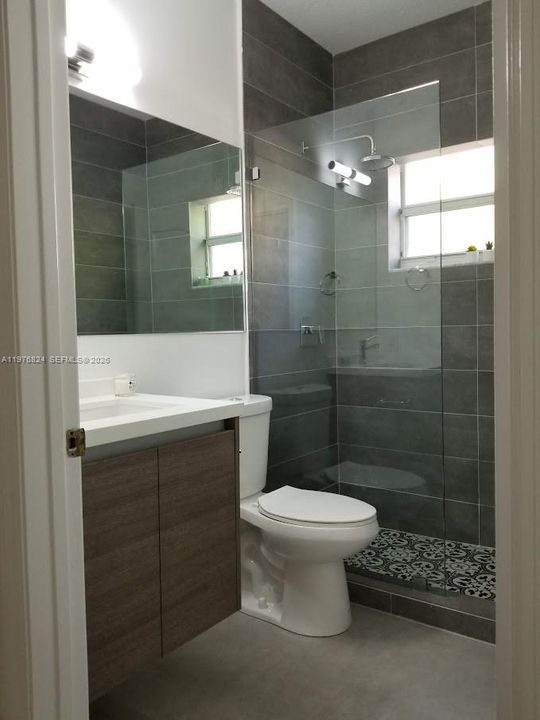 Active With Contract: $5,500 (3 beds, 2 baths, 1949 Square Feet)