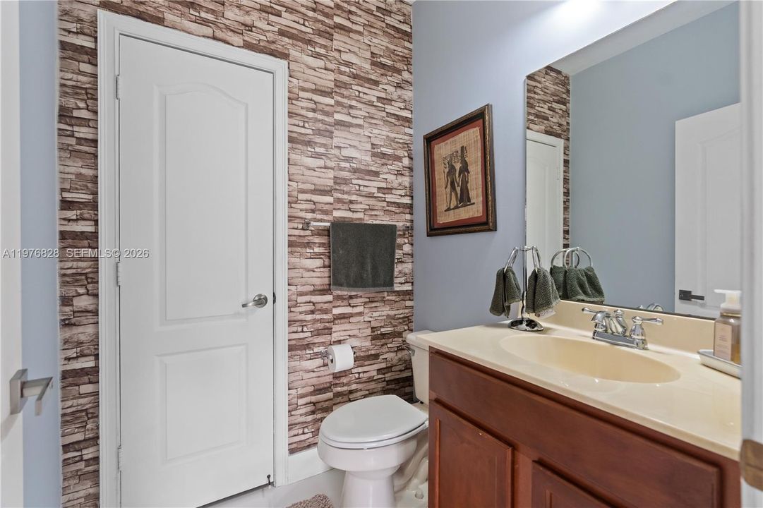1/2 bath downstairs