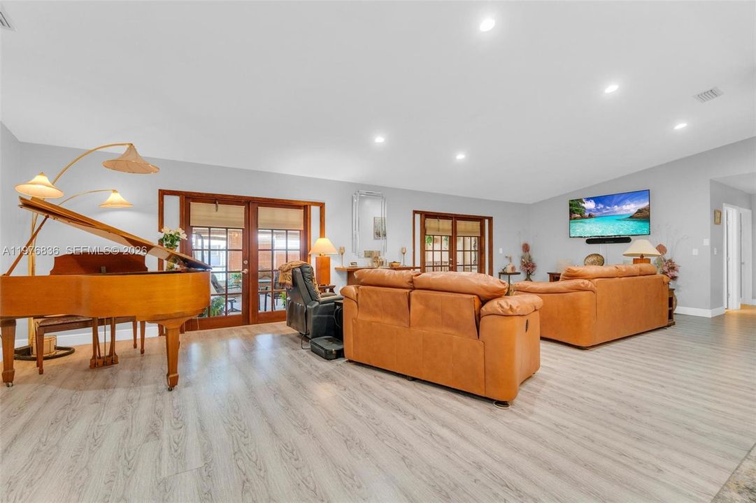For Sale: $819,900 (4 beds, 2 baths, 2263 Square Feet)