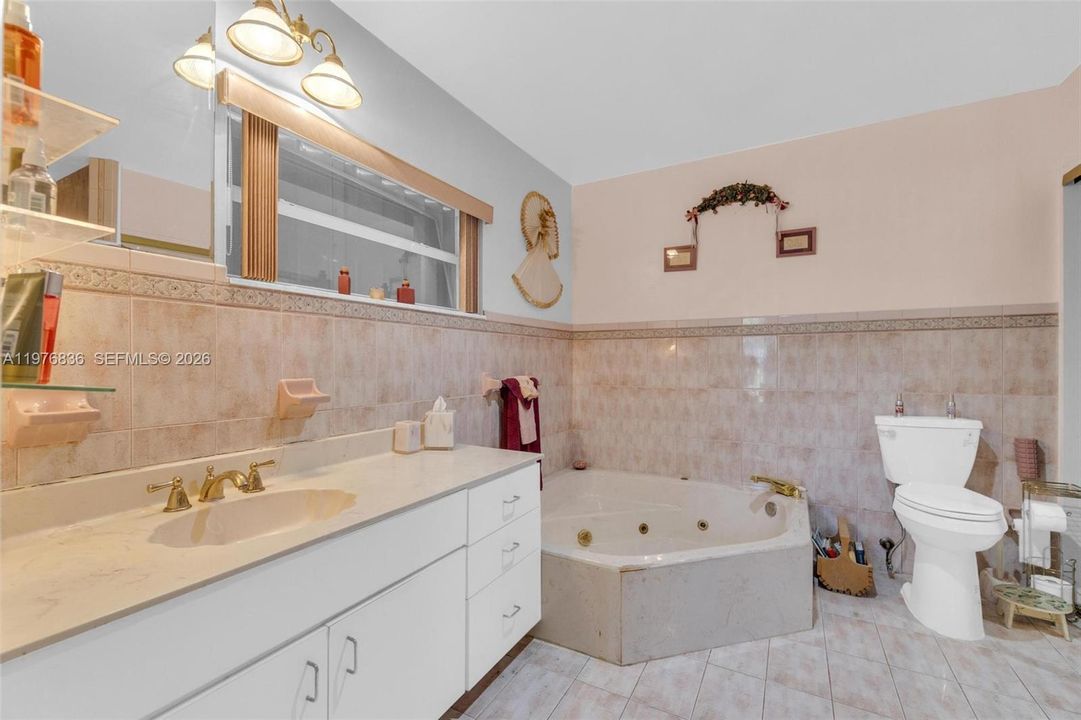 For Sale: $819,900 (4 beds, 2 baths, 2263 Square Feet)