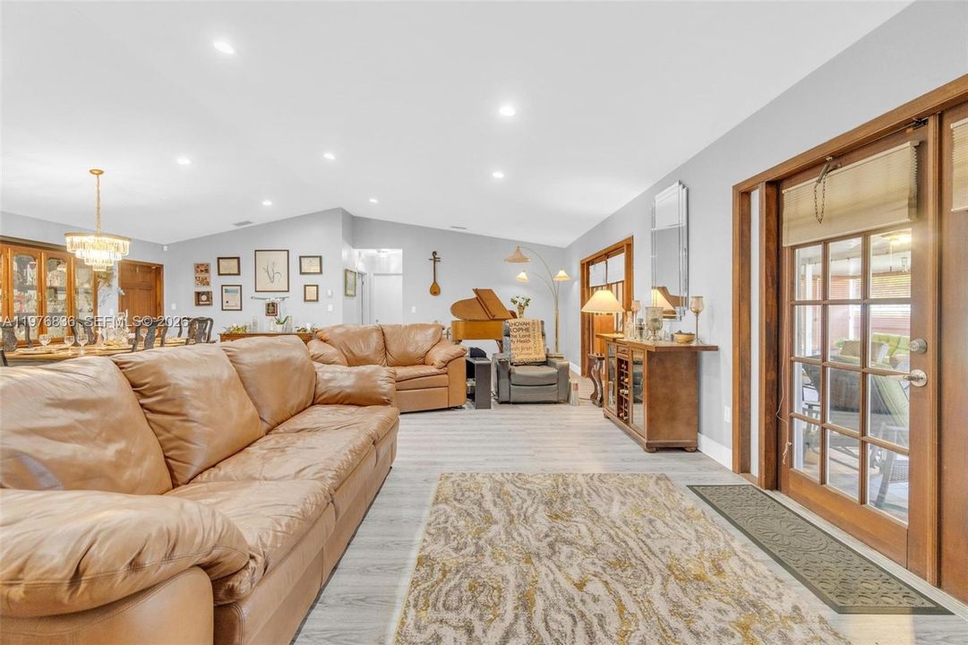 For Sale: $819,900 (4 beds, 2 baths, 2263 Square Feet)