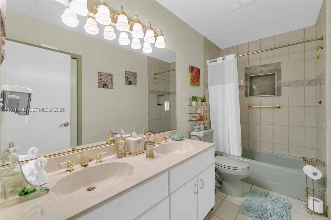 For Sale: $819,900 (4 beds, 2 baths, 2263 Square Feet)
