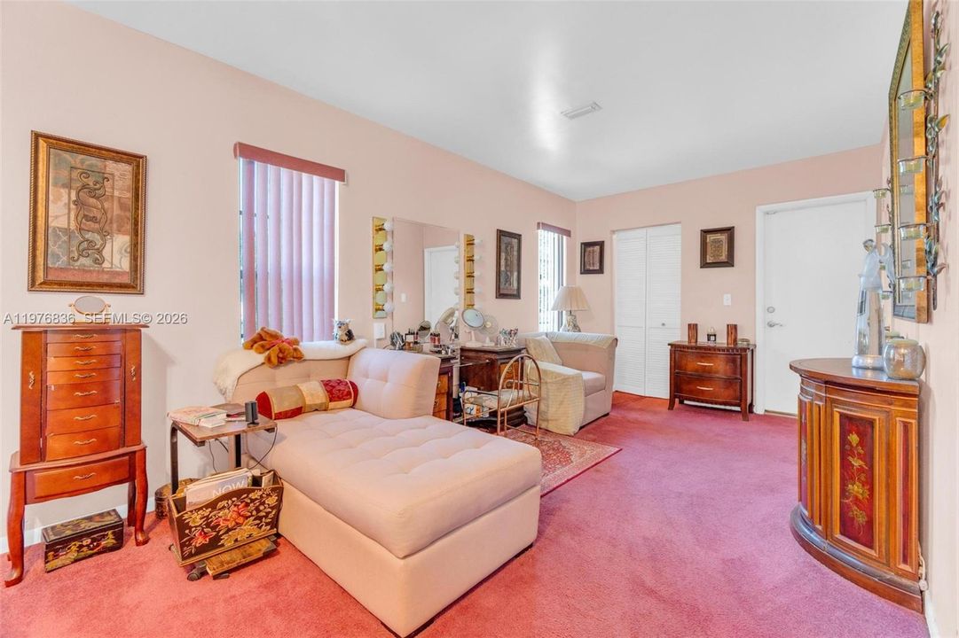 For Sale: $819,900 (4 beds, 2 baths, 2263 Square Feet)