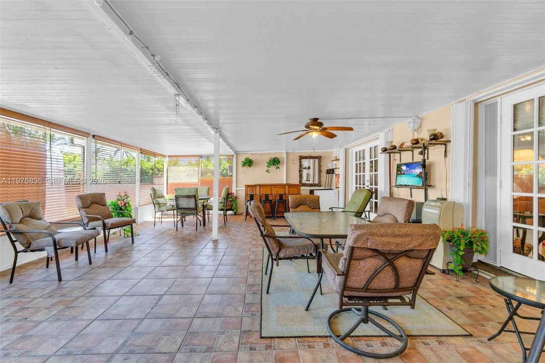 For Sale: $819,900 (4 beds, 2 baths, 2263 Square Feet)