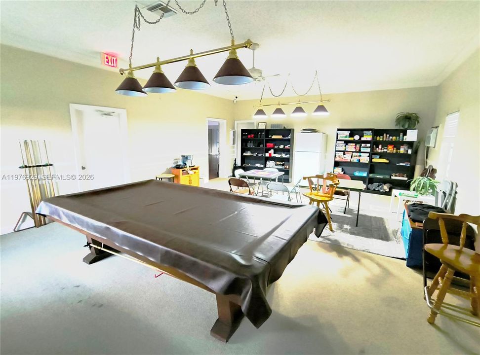 На продажу: $210,000 (2 спален, 2 ванн, 1238 Квадратных фут)