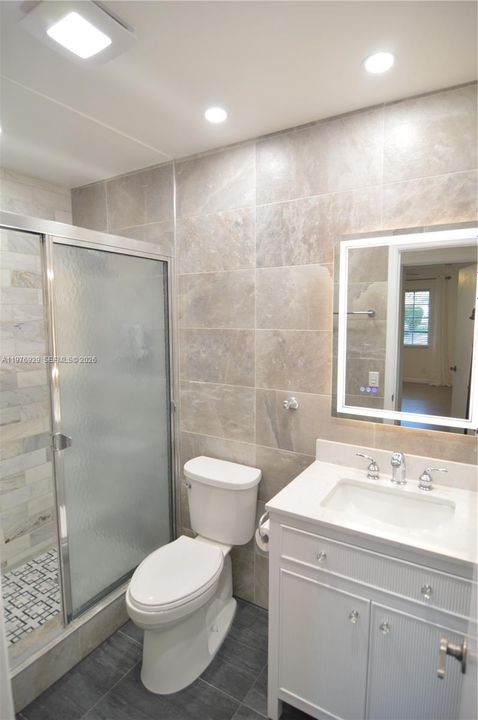 На продажу: $210,000 (2 спален, 2 ванн, 1238 Квадратных фут)