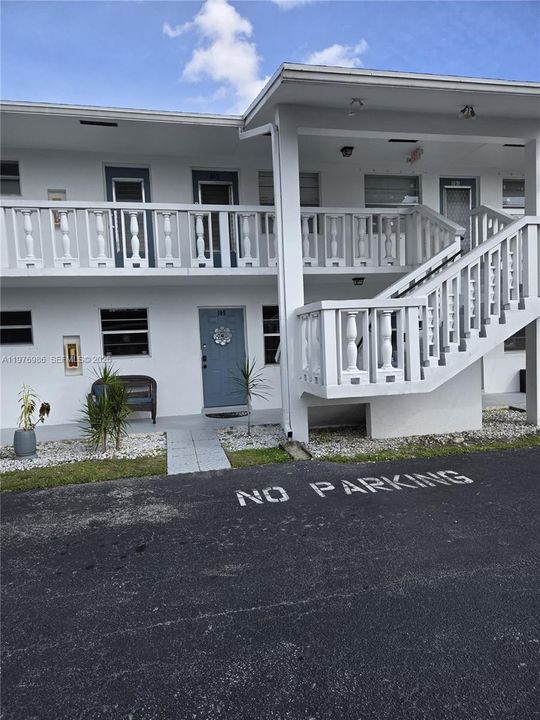 For Sale: $145,000 (1 beds, 1 baths, 595 Square Feet)