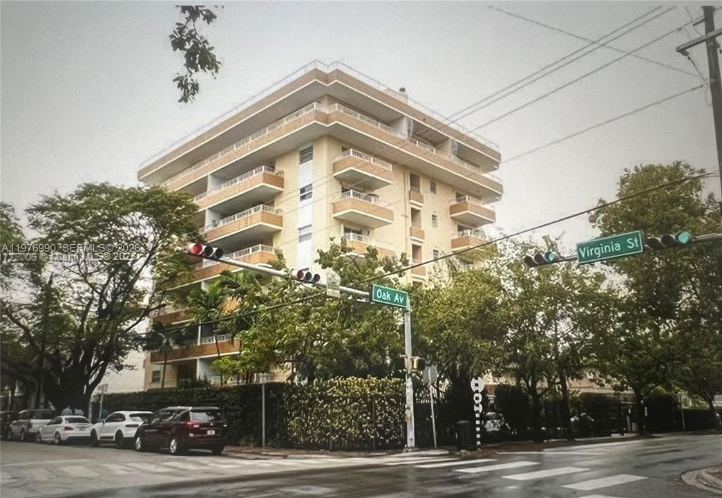 For Sale: $525,000 (2 beds, 2 baths, 744 Square Feet)