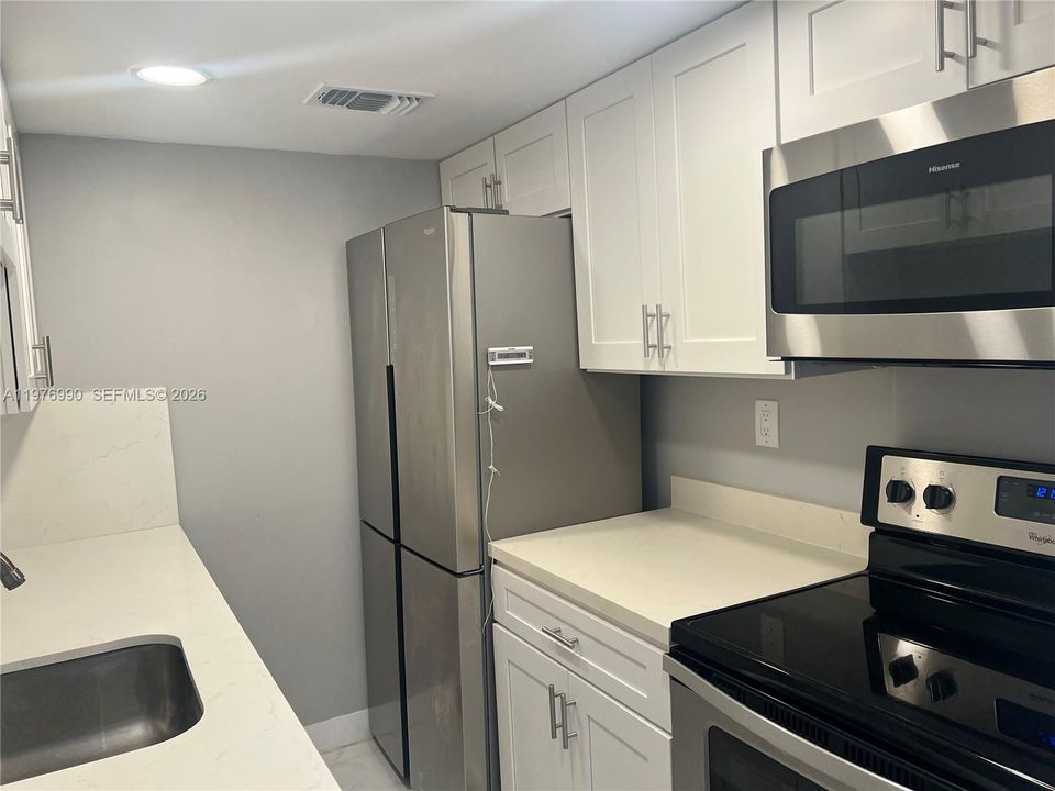 For Sale: $525,000 (2 beds, 2 baths, 744 Square Feet)