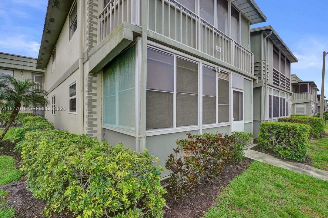 For Sale: $119,000 (1 beds, 1 baths, 720 Square Feet)
