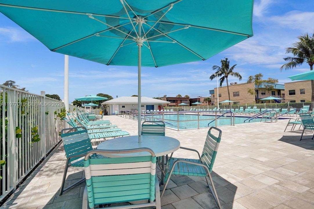 For Sale: $119,000 (1 beds, 1 baths, 720 Square Feet)