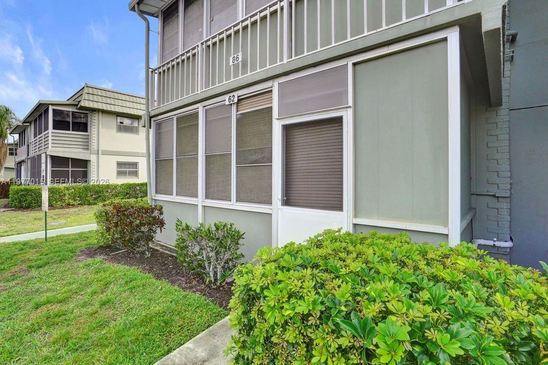 For Sale: $119,000 (1 beds, 1 baths, 720 Square Feet)