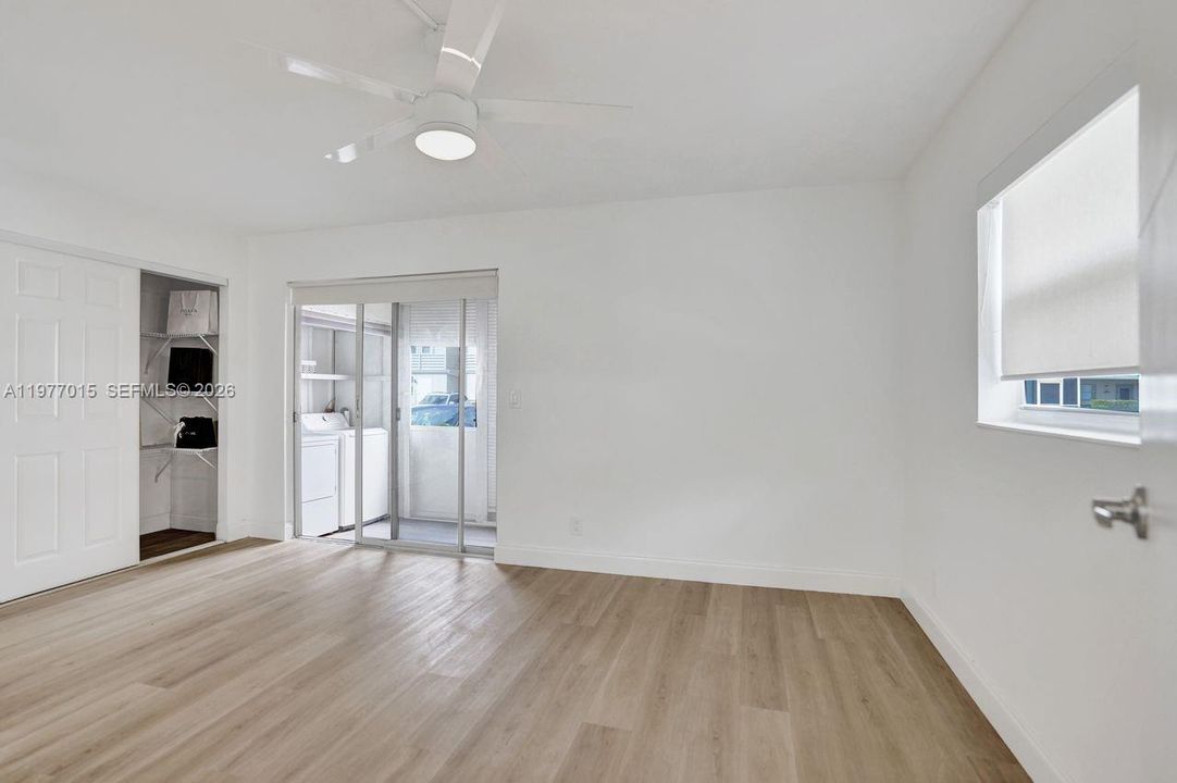For Sale: $119,000 (1 beds, 1 baths, 720 Square Feet)