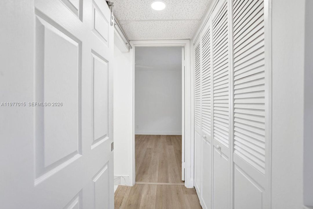 For Sale: $119,000 (1 beds, 1 baths, 720 Square Feet)