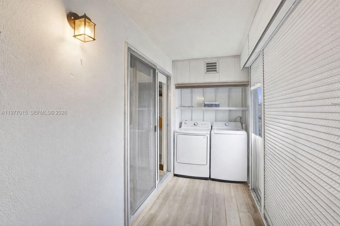 For Sale: $119,000 (1 beds, 1 baths, 720 Square Feet)