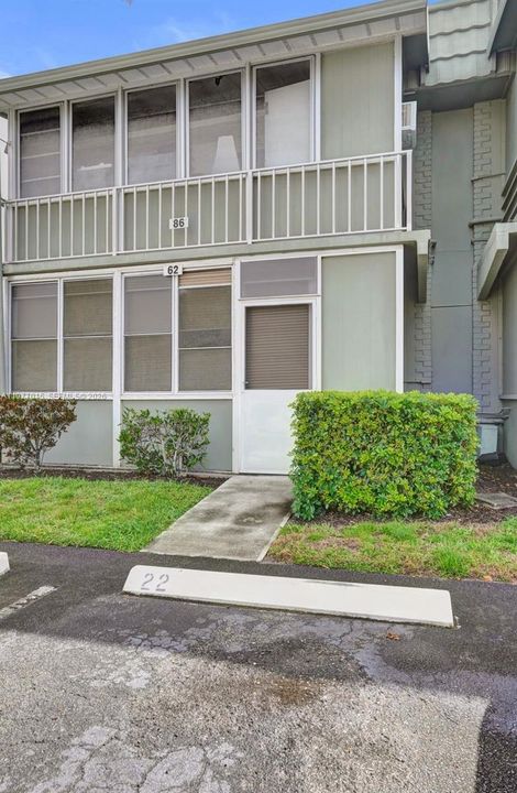 For Sale: $119,000 (1 beds, 1 baths, 720 Square Feet)