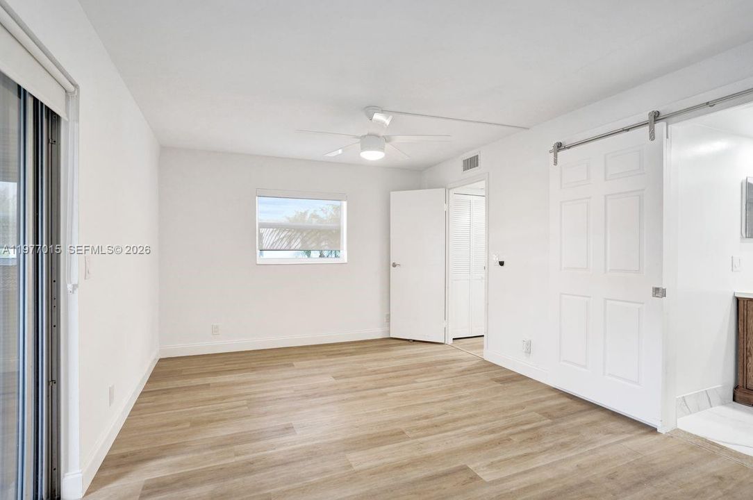 For Sale: $119,000 (1 beds, 1 baths, 720 Square Feet)