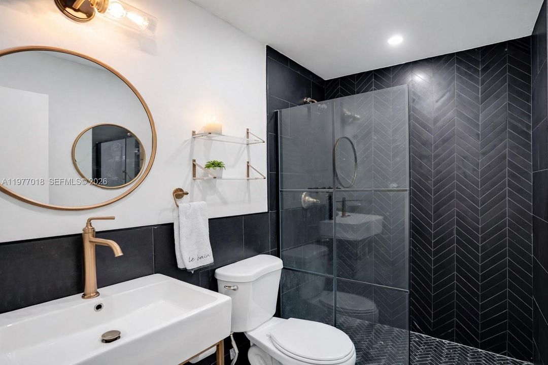 Bathroom 1st floor