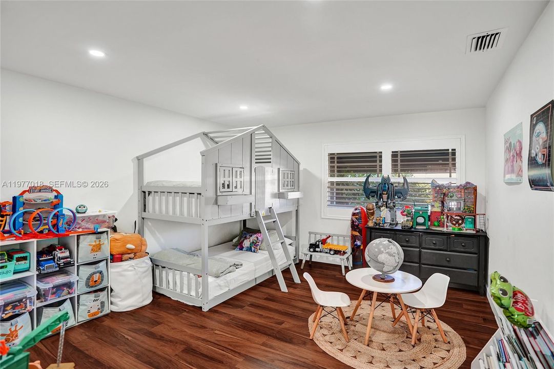 Bedroom 2, 1st floor.