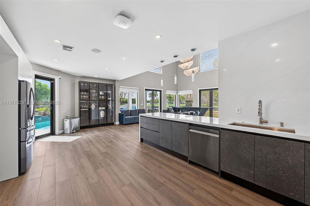 En Venta: $4,750,000 (5 camas, 6 baños, 6061 Pies cuadrados)