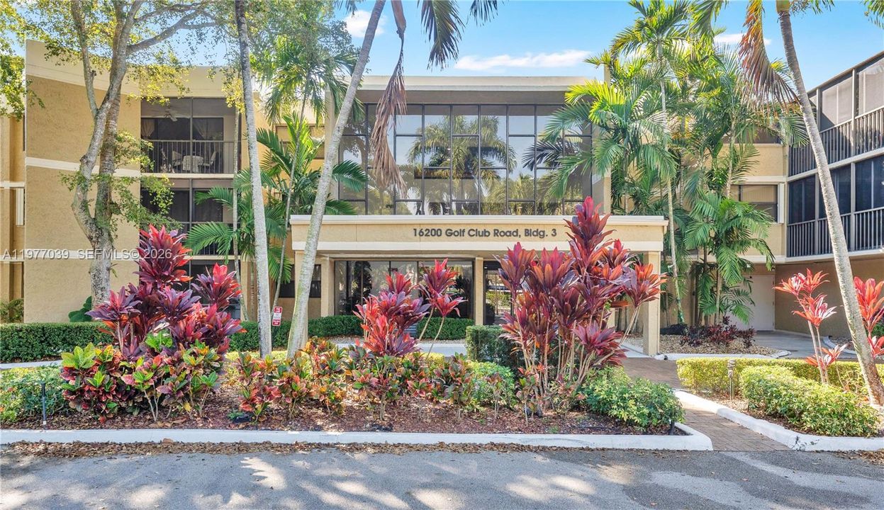 For Sale: $338,999 (2 beds, 2 baths, 1235 Square Feet)