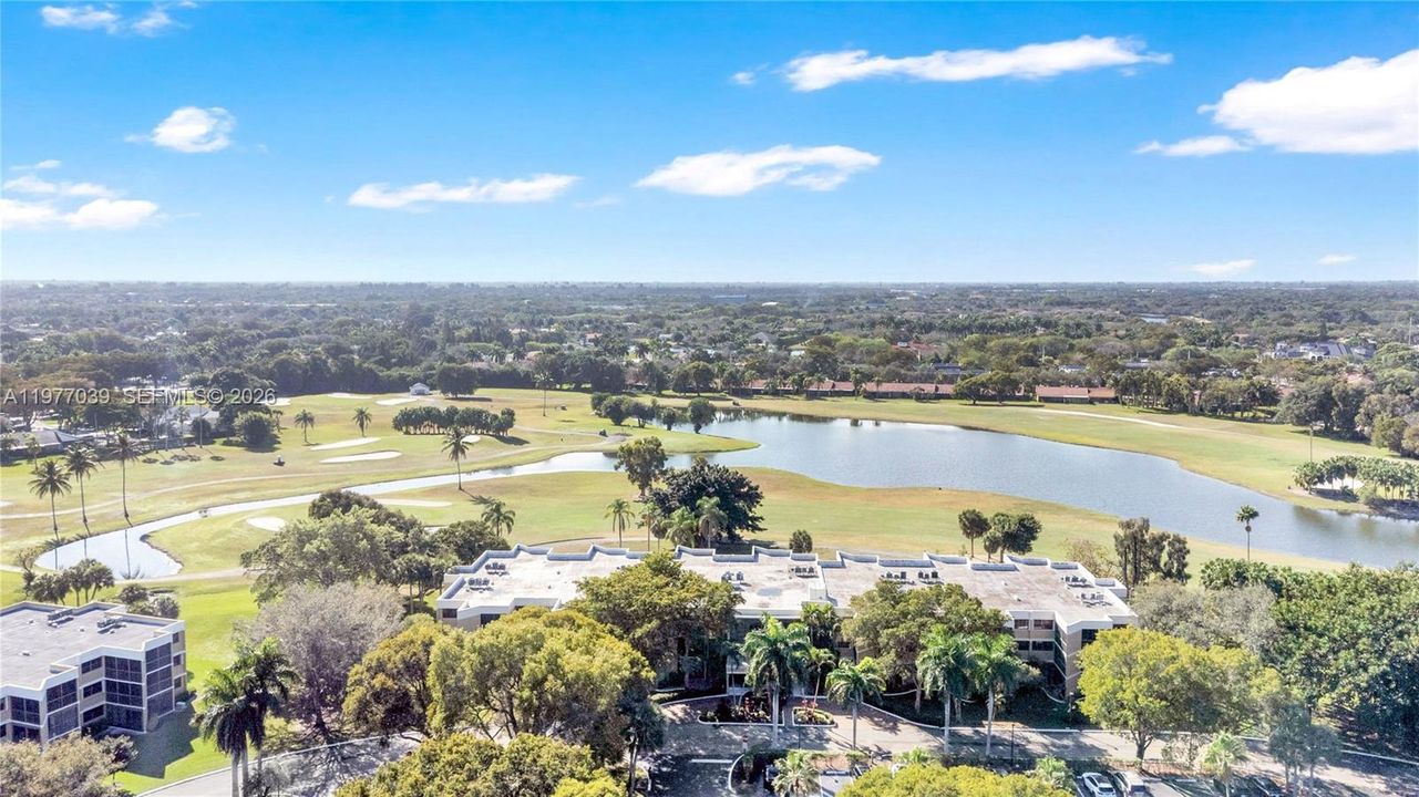 For Sale: $338,999 (2 beds, 2 baths, 1235 Square Feet)