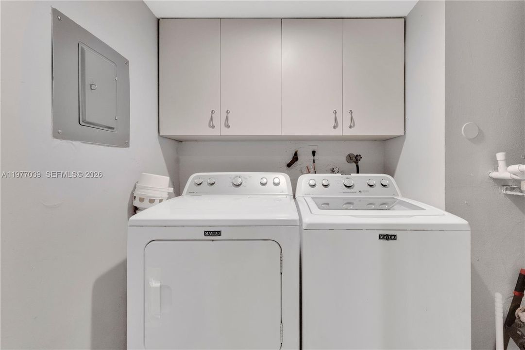 For Sale: $338,999 (2 beds, 2 baths, 1235 Square Feet)